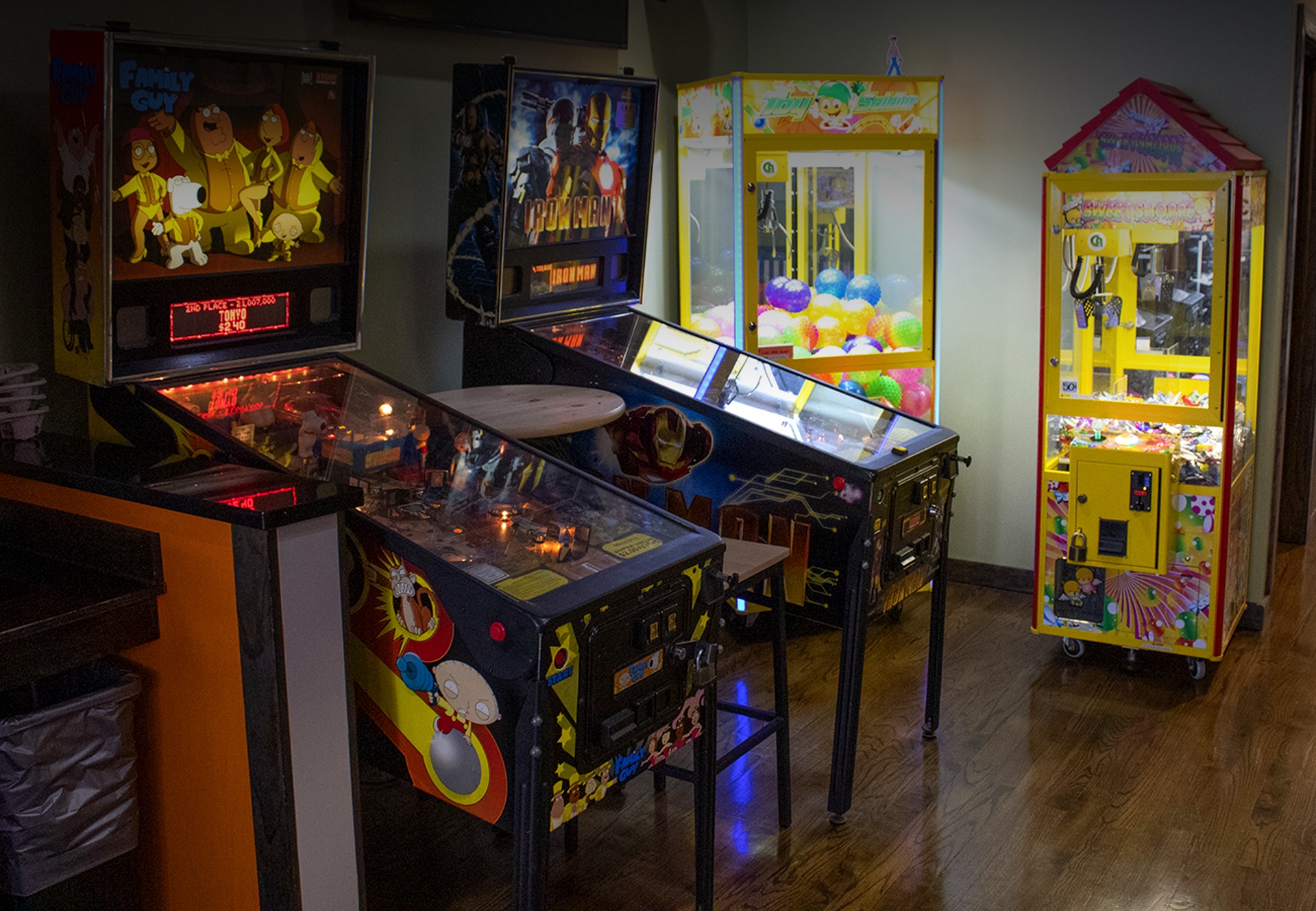 Arcade and pinball corner at Mak's House.